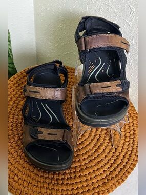 Men's Ecco, Yucatan Plus Sandal  Men’s Size 8
